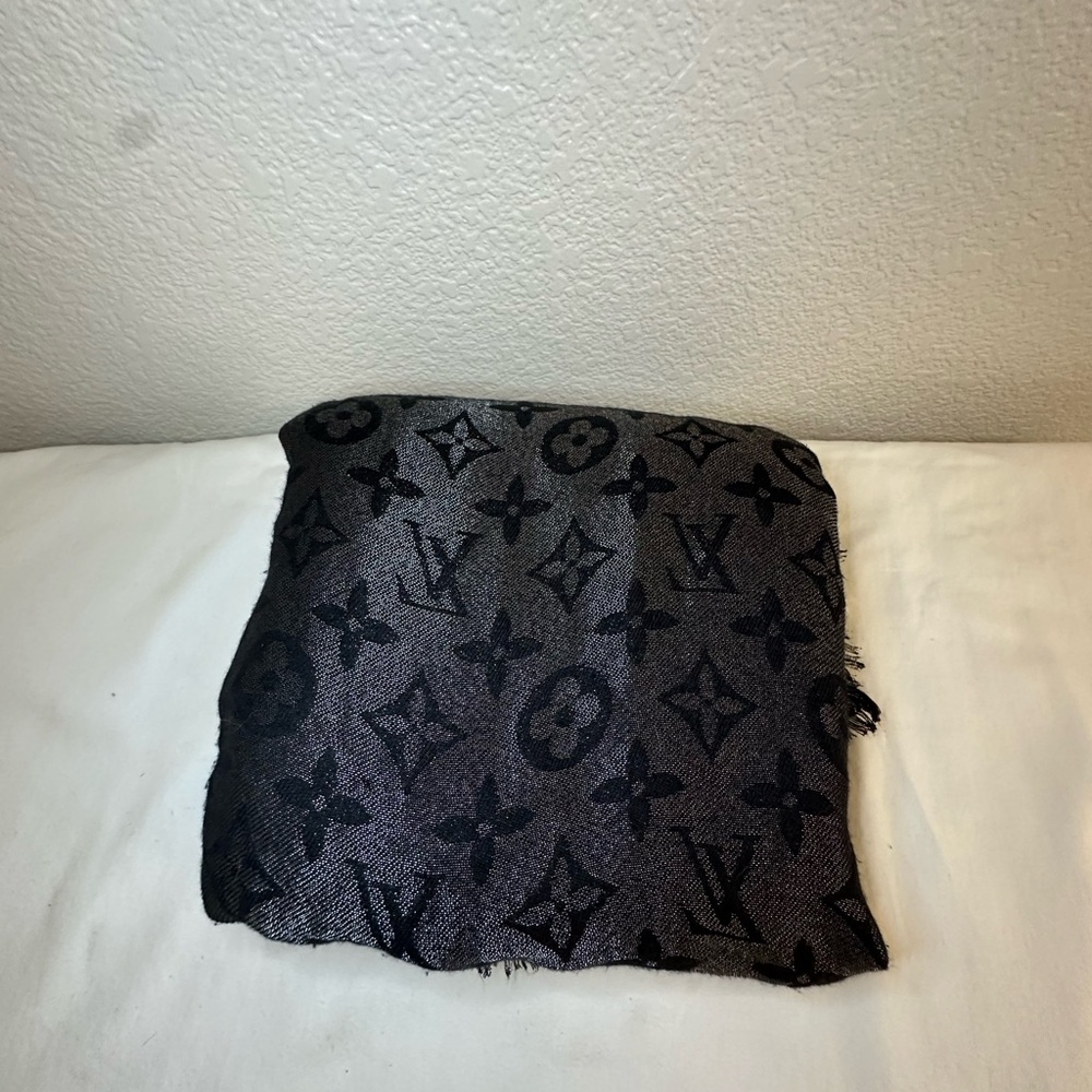 Louis Vuitton scarf